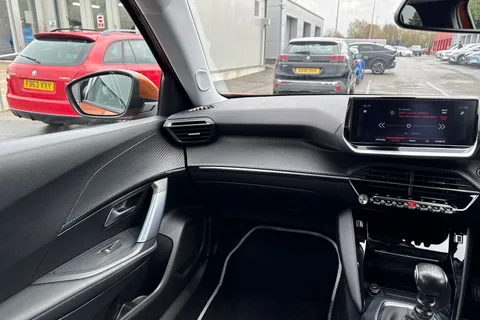 BG20KKT PEUGEOT 2008 1.2 PureTech Allure Premium Euro 6 (s/s) 5dr Thumbnail #21