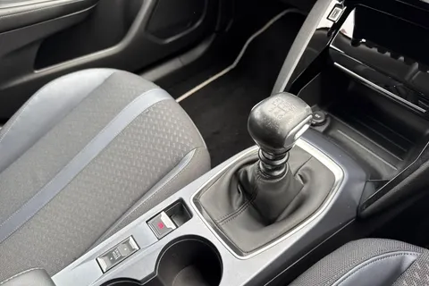 BG20KKT PEUGEOT 2008 1.2 PureTech Allure Premium Euro 6 (s/s) 5dr Thumbnail #24
