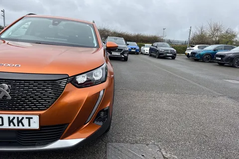 BG20KKT PEUGEOT 2008 1.2 PureTech Allure Premium Euro 6 (s/s) 5dr Thumbnail #27