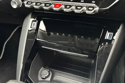 BG20KKT PEUGEOT 2008 1.2 PureTech Allure Premium Euro 6 (s/s) 5dr Thumbnail #56