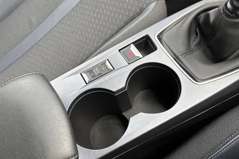 BG20KKT PEUGEOT 2008 1.2 PureTech Allure Premium Euro 6 (s/s) 5dr Thumbnail #59