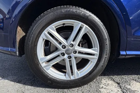 YE20YDL Audi Q5 50 TFSI e Quattro S Line 5dr S Tronic Thumbnail #16