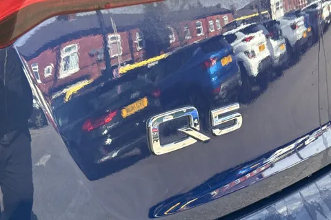 YE20YDL Audi Q5 50 TFSI e Quattro S Line 5dr S Tronic Thumbnail #31