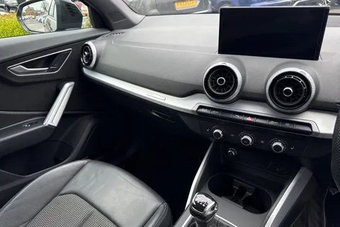 DS22UNH Audi Q2 1.0 TFSI 30 Black Edition Euro 6 (s/s) 5dr Thumbnail #20
