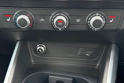 DS22UNH Audi Q2 1.0 TFSI 30 Black Edition Euro 6 (s/s) 5dr Thumbnail #22