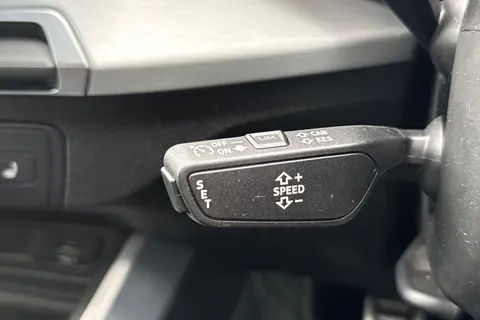 DS22UNH Audi Q2 1.0 TFSI 30 Black Edition Euro 6 (s/s) 5dr Thumbnail #42