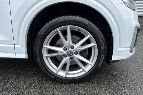 10 of 62 for Audi Q2 S line 40 TFSI quattro 190 PS S tronic