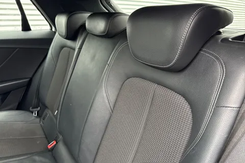 19 of 62 for Audi Q2 S line 40 TFSI quattro 190 PS S tronic