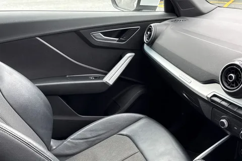 20 of 62 for Audi Q2 S line 40 TFSI quattro 190 PS S tronic