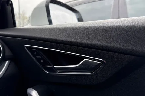 21 of 62 for Audi Q2 S line 40 TFSI quattro 190 PS S tronic