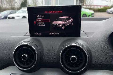 34 of 62 for Audi Q2 S line 40 TFSI quattro 190 PS S tronic