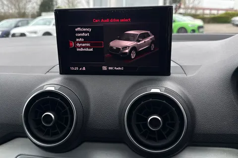 35 of 62 for Audi Q2 S line 40 TFSI quattro 190 PS S tronic