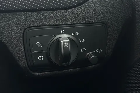 39 of 46 for Audi Q2 1.4 TFSI CoD S line Euro 6 (s/s) 5dr