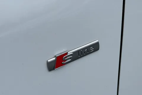 44 of 62 for Audi Q2 S line 40 TFSI quattro 190 PS S tronic