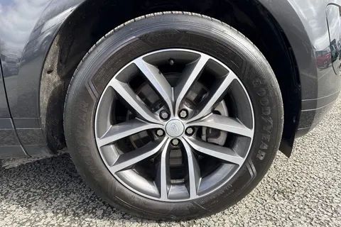 DF73VAY Land Rover Range Rover Evoque 2.0 D200 MHEV S Auto 4WD Euro 6 (s/s) 5dr Thumbnail #10