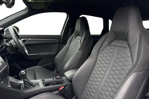 16 of 66 for Audi RS Q3 400 PS S tronic