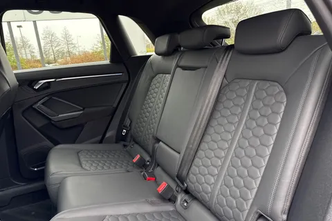 19 of 66 for Audi RS Q3 400 PS S tronic