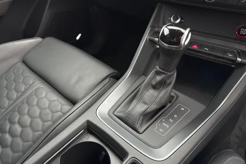 23 of 66 for Audi RS Q3 400 PS S tronic