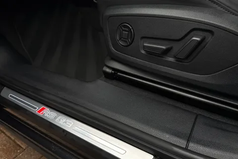 34 of 66 for Audi RS Q3 400 PS S tronic