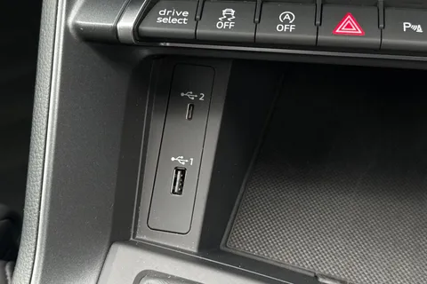 60 of 66 for Audi RS Q3 400 PS S tronic