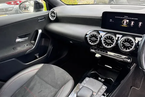 BN72XJU Mercedes-Benz A Class 2.0 A200d AMG Line Night Edition (Premium Plus) 8G-DCT Euro 6 (s/s) 4dr Thumbnail #21