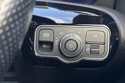 BN72XJU Mercedes-Benz A Class 2.0 A200d AMG Line Night Edition (Premium Plus) 8G-DCT Euro 6 (s/s) 4dr Thumbnail #41