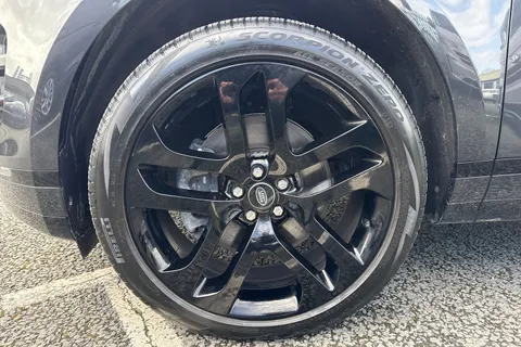 KP24NHD Land Rover Range Rover Evoque 2.0 D200 MHEV Dynamic HSE Auto 4WD Euro 6 (s/s) 5dr Thumbnail #13