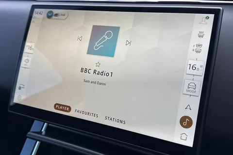 KP24NHD Land Rover Range Rover Evoque 2.0 D200 MHEV Dynamic HSE Auto 4WD Euro 6 (s/s) 5dr Thumbnail #51