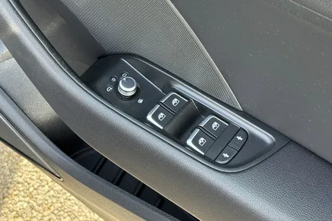 SW18EPE Audi S3 2.0 TFSI Black Edition Sportback S Tronic quattro Euro 6 (s/s) 5dr Thumbnail #22