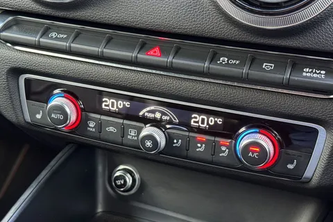 SW18EPE Audi S3 2.0 TFSI Black Edition Sportback S Tronic quattro Euro 6 (s/s) 5dr Thumbnail #23