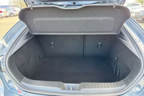 LS69AUX Mazda Mazda3 2.0 SKYACTIV-X MHEV GT Sport Tech Auto Euro 6 (s/s) 5dr Thumbnail #8