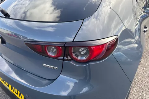 LS69AUX Mazda Mazda3 2.0 SKYACTIV-X MHEV GT Sport Tech Auto Euro 6 (s/s) 5dr Thumbnail #9