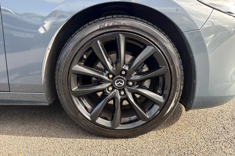 LS69AUX Mazda Mazda3 2.0 SKYACTIV-X MHEV GT Sport Tech Auto Euro 6 (s/s) 5dr Thumbnail #11