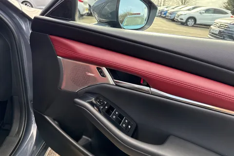 LS69AUX Mazda Mazda3 2.0 SKYACTIV-X MHEV GT Sport Tech Auto Euro 6 (s/s) 5dr Thumbnail #22