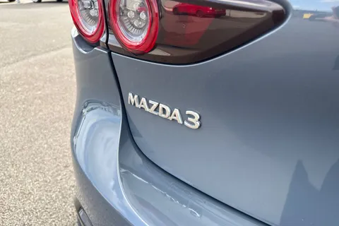 LS69AUX Mazda Mazda3 2.0 SKYACTIV-X MHEV GT Sport Tech Auto Euro 6 (s/s) 5dr Thumbnail #33
