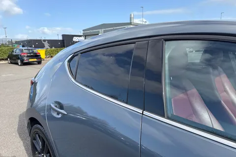 LS69AUX Mazda Mazda3 2.0 SKYACTIV-X MHEV GT Sport Tech Auto Euro 6 (s/s) 5dr Thumbnail #36