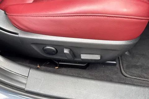 LS69AUX Mazda Mazda3 2.0 SKYACTIV-X MHEV GT Sport Tech Auto Euro 6 (s/s) 5dr Thumbnail #38