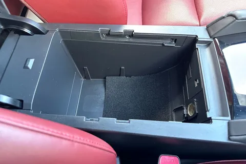 LS69AUX Mazda Mazda3 2.0 SKYACTIV-X MHEV GT Sport Tech Auto Euro 6 (s/s) 5dr Thumbnail #61