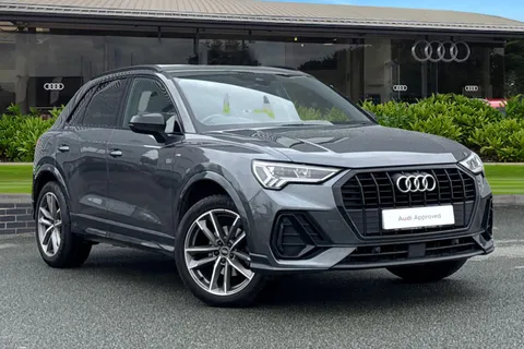 DX71TNZ Audi Q3 Black Edition 35 TFSI 150 PS S tronic Thumbnail #2