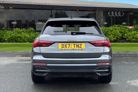 DX71TNZ Audi Q3 Black Edition 35 TFSI 150 PS S tronic Thumbnail #5