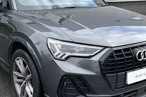 DX71TNZ Audi Q3 Black Edition 35 TFSI 150 PS S tronic Thumbnail #9