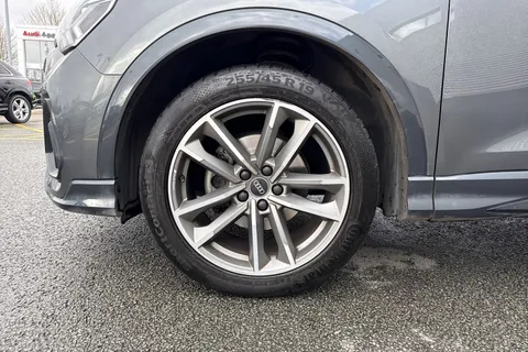 DX71TNZ Audi Q3 Black Edition 35 TFSI 150 PS S tronic Thumbnail #10