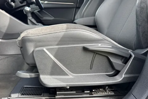 PF22OXE Audi Q3 S line 40 TDI quattro 200 PS S tronic Thumbnail #40