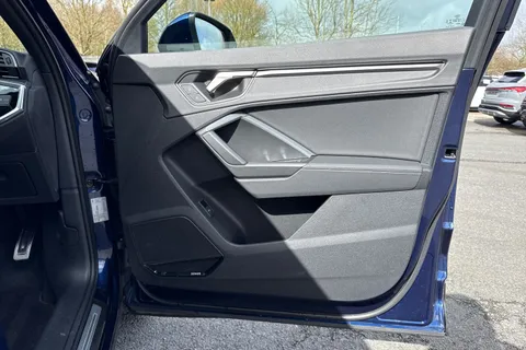 PF22OXE Audi Q3 S line 40 TDI quattro 200 PS S tronic Thumbnail #43