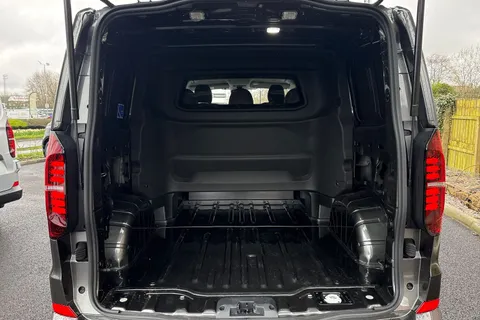 MF26FGN Volkswagen Campervan Commerce PRO Manual Thumbnail #10