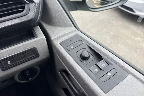 21 of 64 for Volkswagen Transporter 2.0 TDI 110 Highline 4 Berth Camper