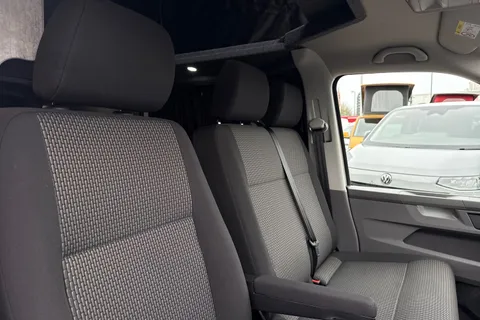 24 of 64 for Volkswagen Transporter 2.0 TDI 110 Highline 4 Berth Camper