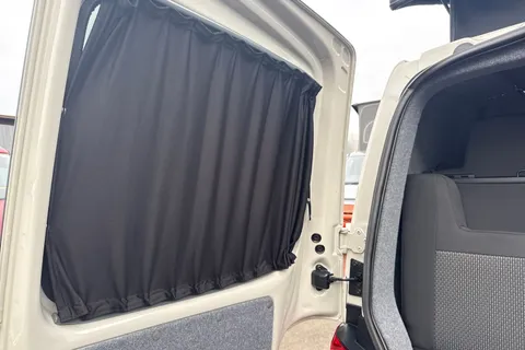 26 of 64 for Volkswagen Transporter 2.0 TDI 110 Highline 4 Berth Camper