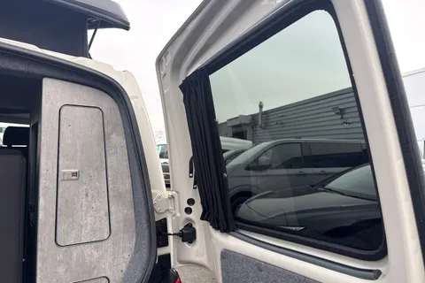 27 of 64 for Volkswagen Transporter 2.0 TDI 110 Highline 4 Berth Camper