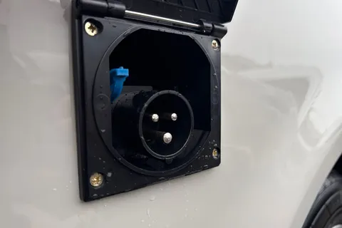 28 of 64 for Volkswagen Transporter 2.0 TDI 110 Highline 4 Berth Camper